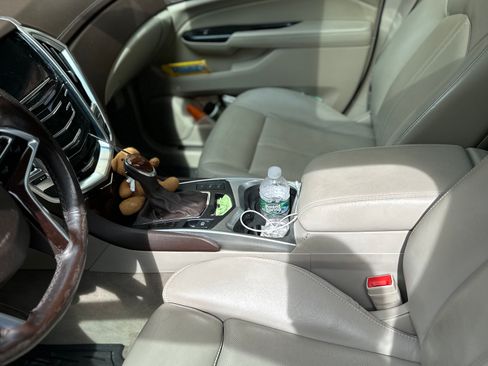 Used 2015 Cadillac SRX Luxury w/ Driver Awareness Package image 12