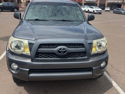 Used 2011 Toyota Tacoma PreRunner w/ SR5 Pkg #2 RWD image 2