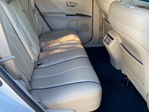 Used 2010 Toyota Venza image 8