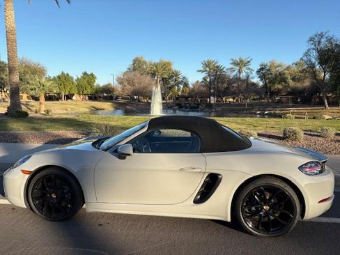 Used 2024 Porsche 718 Boxster image 4