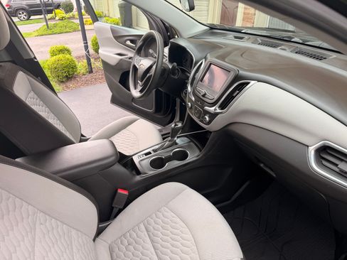 Used 2020 Chevrolet Equinox LS w/ LPO, Floor Liner Package FWD image 12