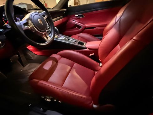 Used 2014 Porsche 911 Turbo S image 9