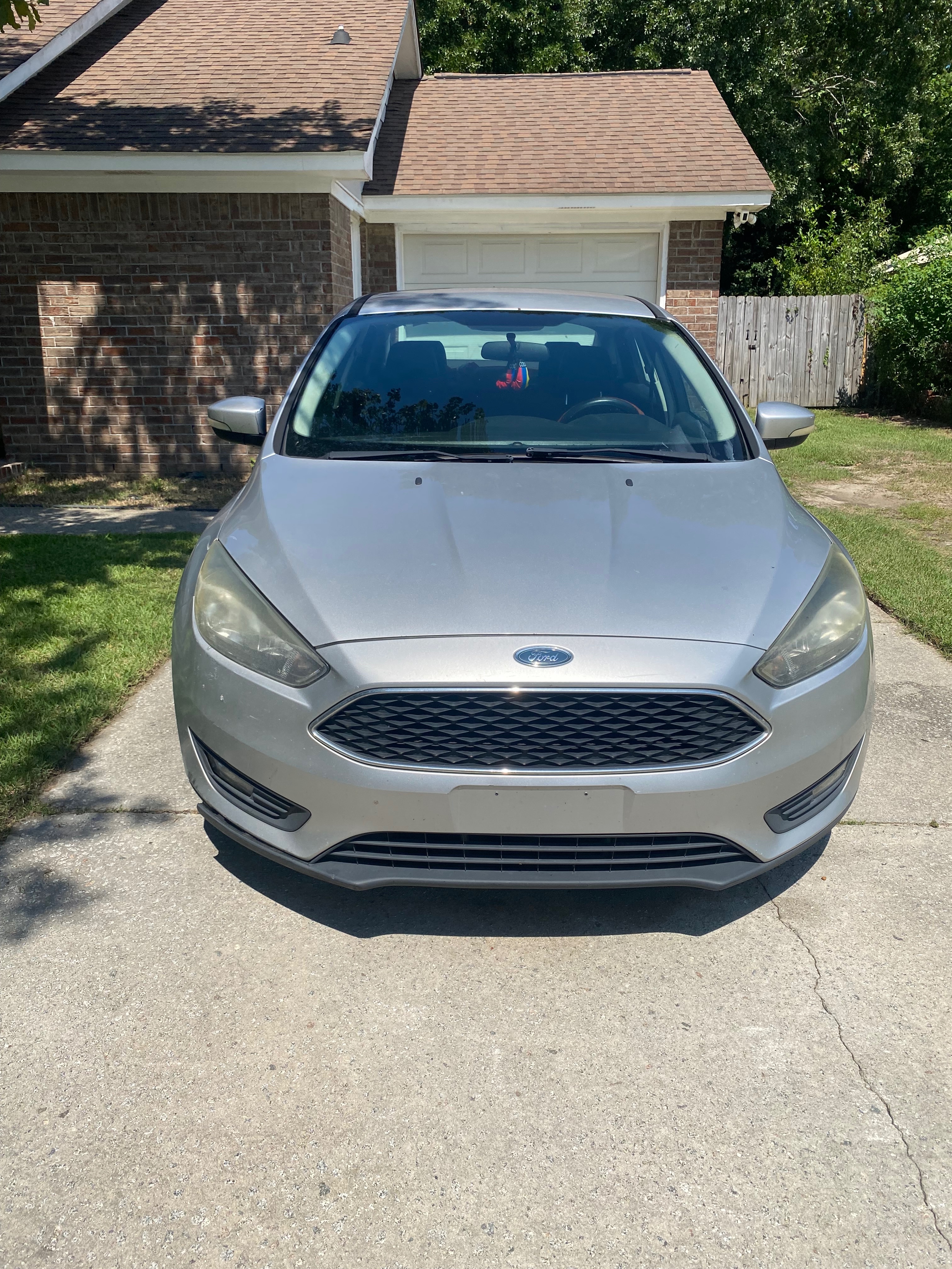 Used 2016 Ford Focus SE w/ Equipment Group 201A FWD image 1