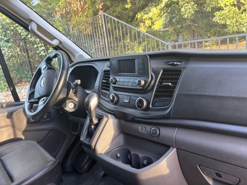 Used 2022 Ford Transit 250 148 High Roof AWD image 21