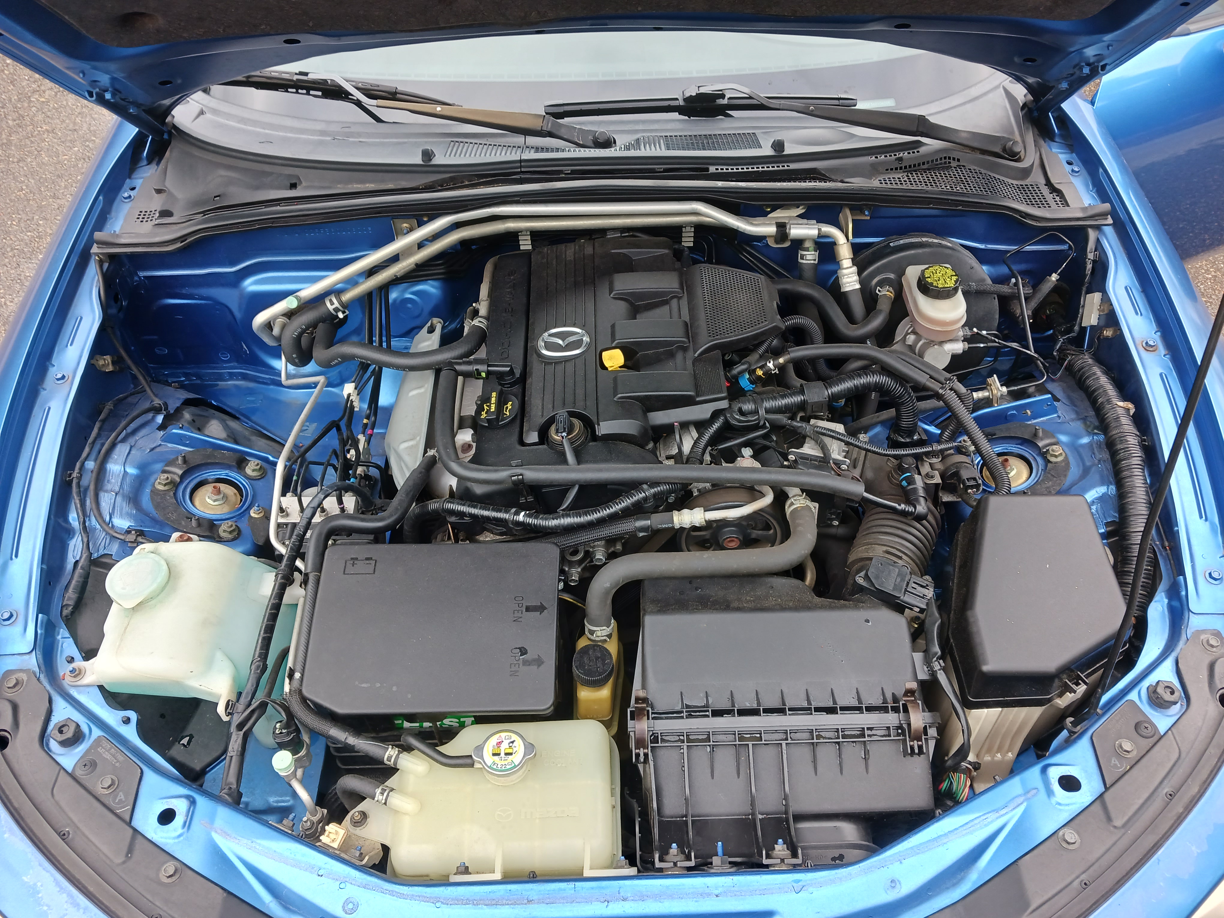 Used 2006 MAZDA MX-5 Miata RWD image 13