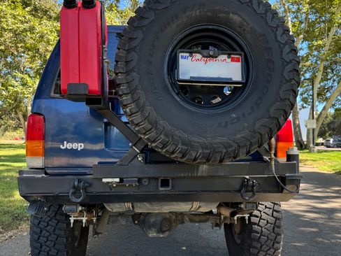 Used 2001 Jeep Cherokee Sport image 2