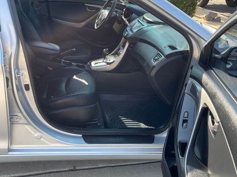 Used 2013 Hyundai Elantra Limited w/ Technology Pkg image 12