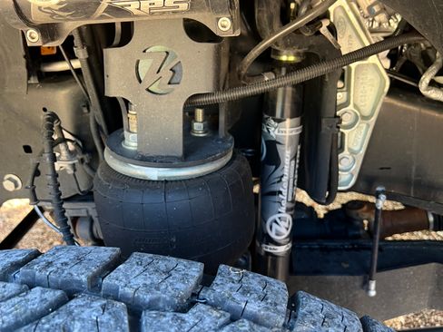 Used 2025 Ford F450 Platinum w/ FX4 Off-Road Package image 16