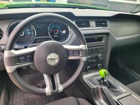 Used 2013 Ford Mustang GT w/ GT Track Pkg image 11