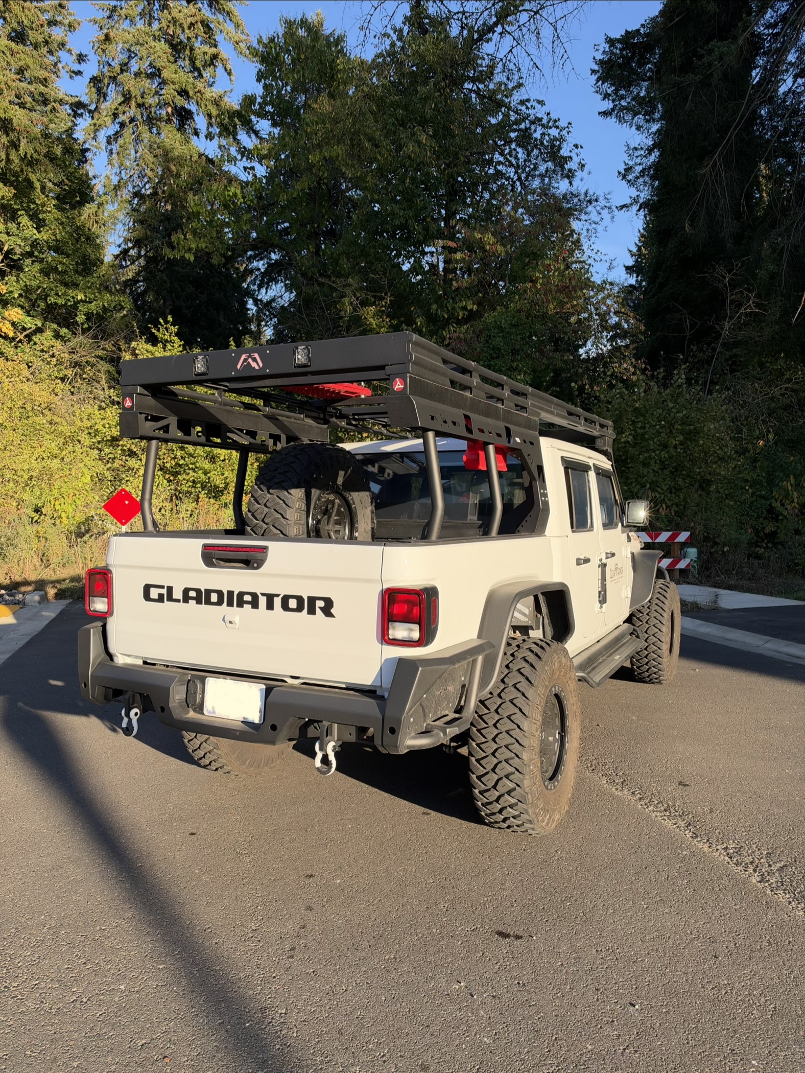 Used 2021 Jeep Gladiator Rubicon AWD/4WD image 9