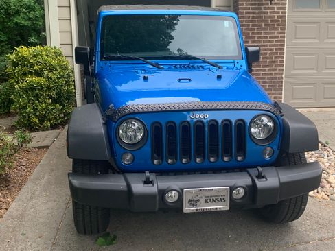 Used 2015 Jeep Wrangler Sport w/ Quick Order Package 24S AWD/4WD image 13