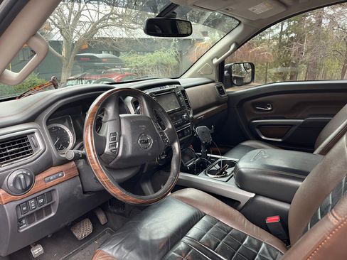 Used 2017 Nissan Titan Platinum Reserve image 13