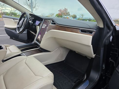 Used 2018 Tesla Model S 100D image 11