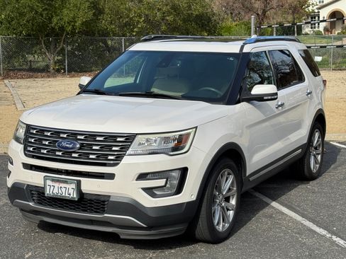 Used 2017 Ford Explorer Limited w/ Equipment Group 301A image 11