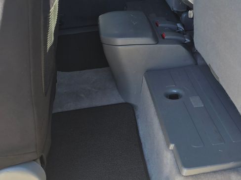 Used 2010 Toyota Tacoma 4x4 Access Cab V6 image 8