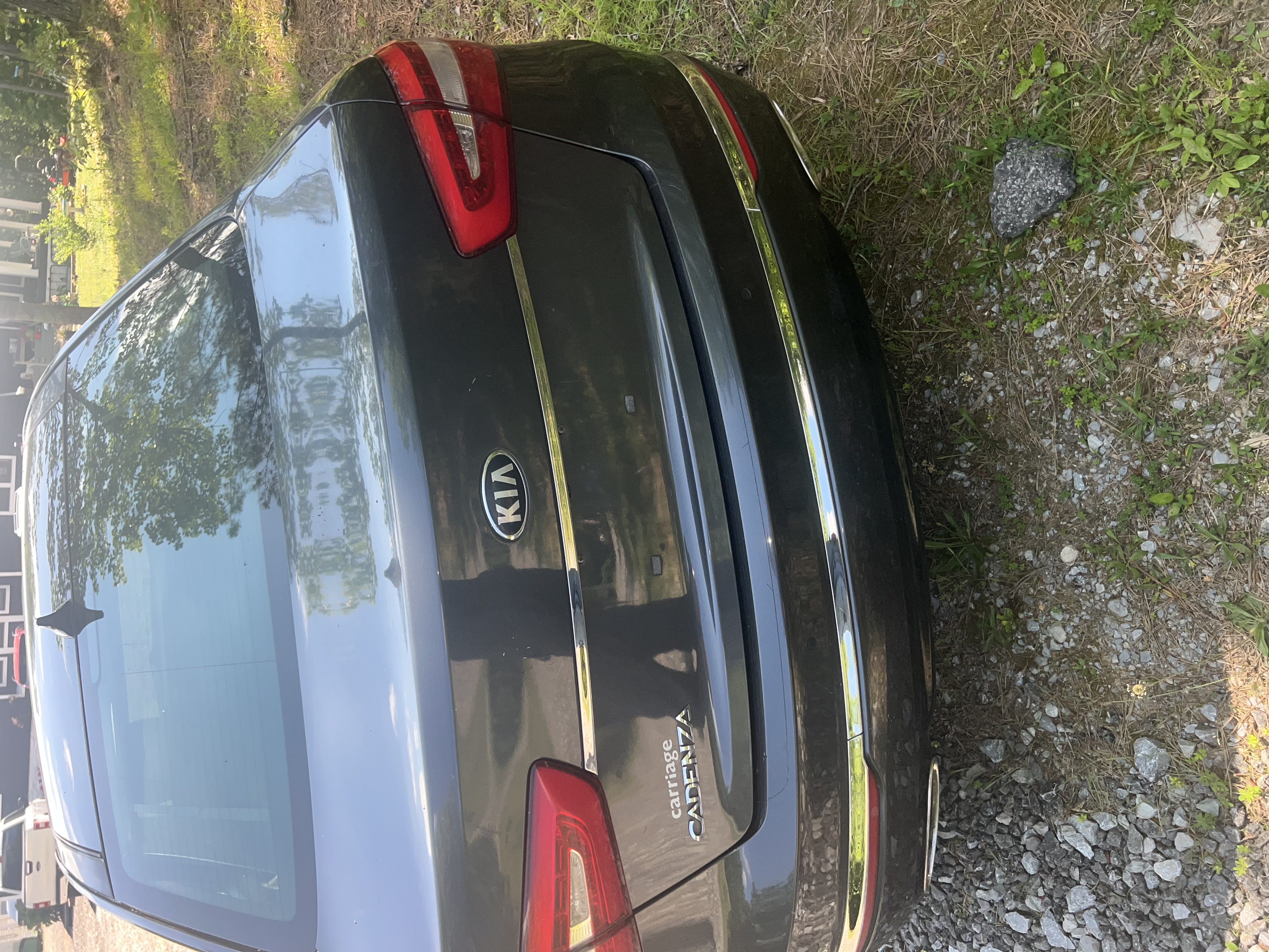 Used 2014 Kia Cadenza Premium w/ Technology Package FWD image 5