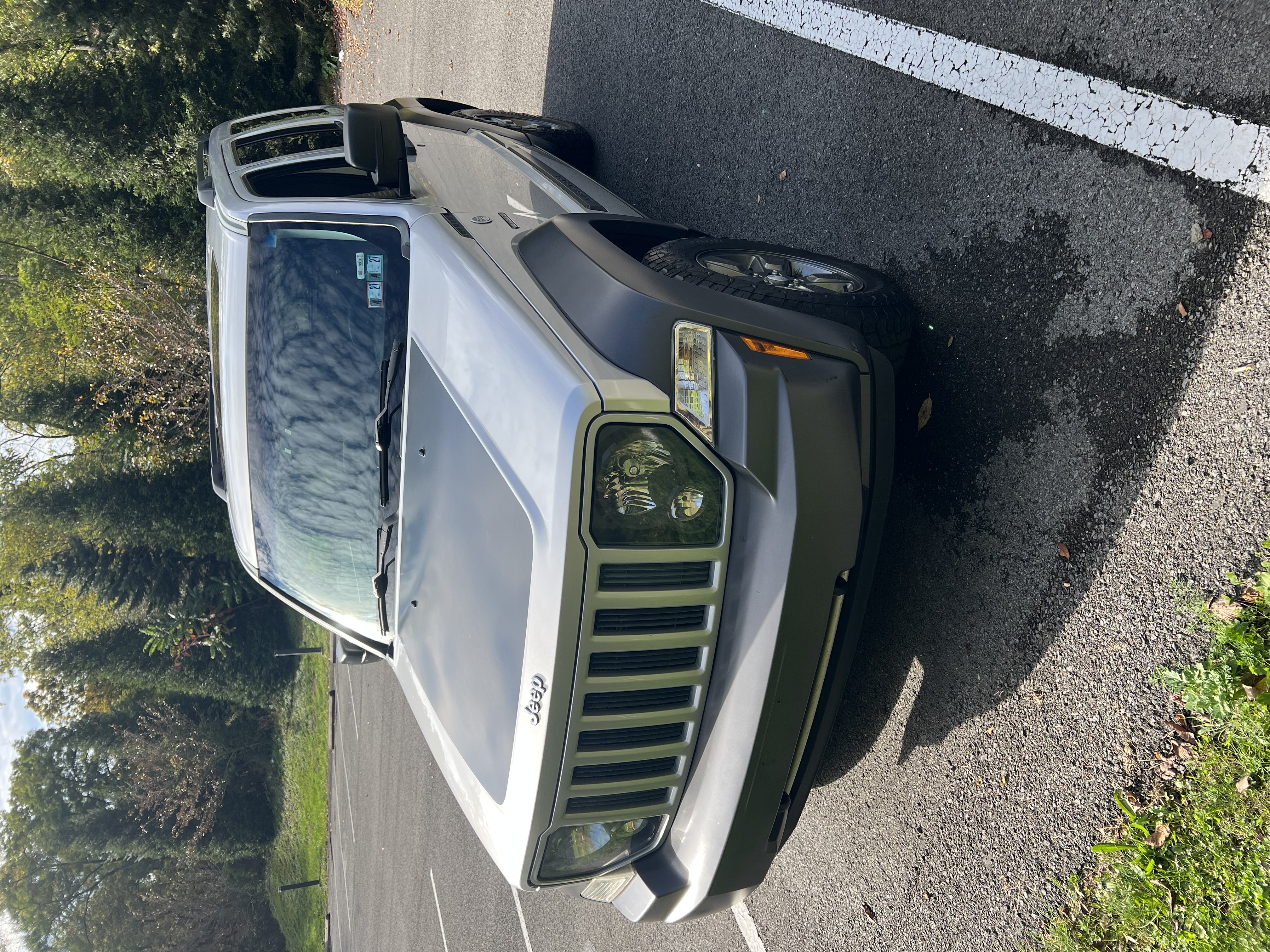 Used 2010 Jeep Liberty Renegade AWD/4WD image 1