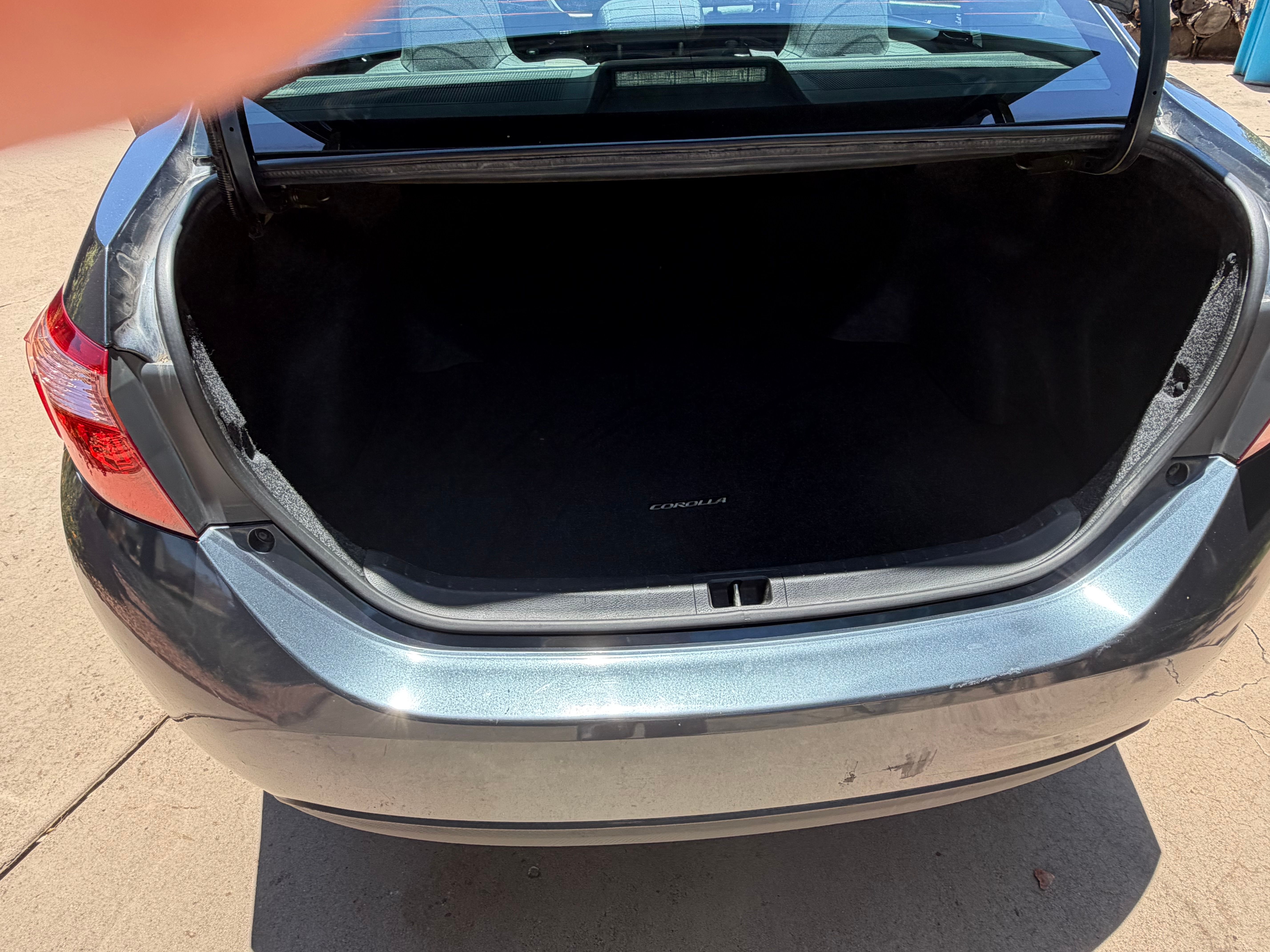 Used 2018 Toyota Corolla LE FWD image 6