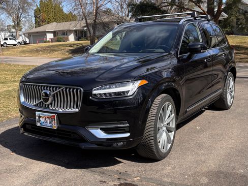 Used 2021 Volvo XC90 T6 Inscription w/ Lounge Package image 4