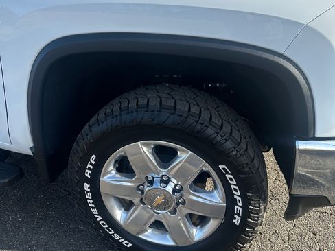 Used 2022 Chevrolet Silverado 3500 LTZ image 13