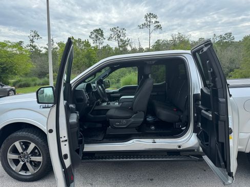 Used 2015 Ford F150 XLT w/ Equipment Group 302A Luxury image 6