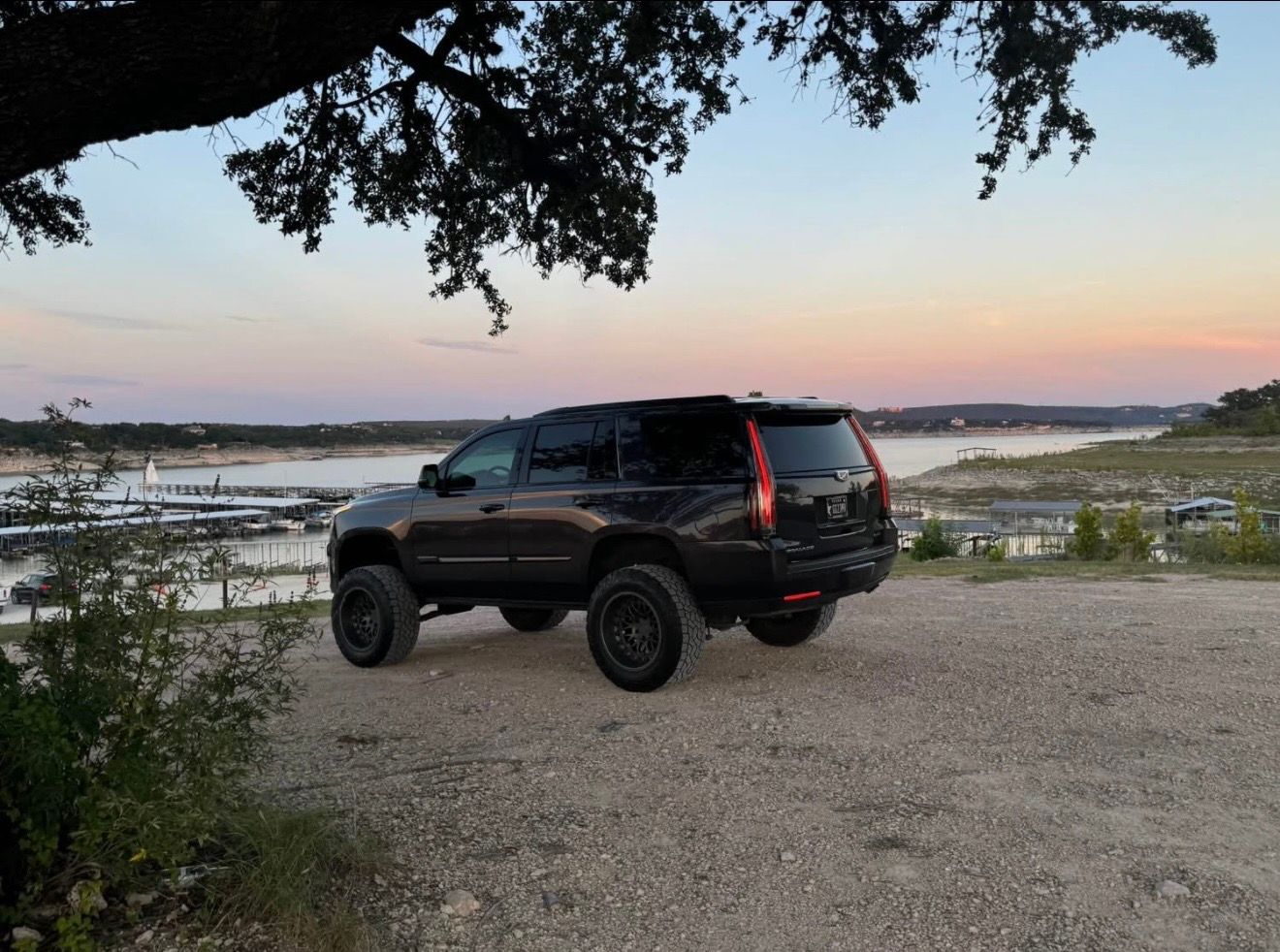 Used 2016 Cadillac Escalade Luxury RWD image 10