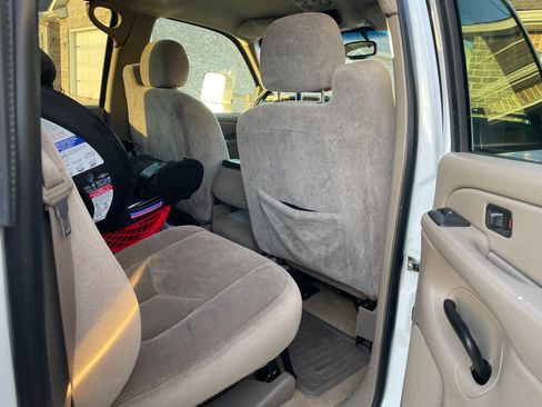 Used 2006 GMC Sierra 2500 SLE w/ Heavy-Duty Power Package AWD/4WD image 5