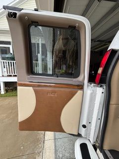 Used 2015 GMC Savana 2500 RWD image 9