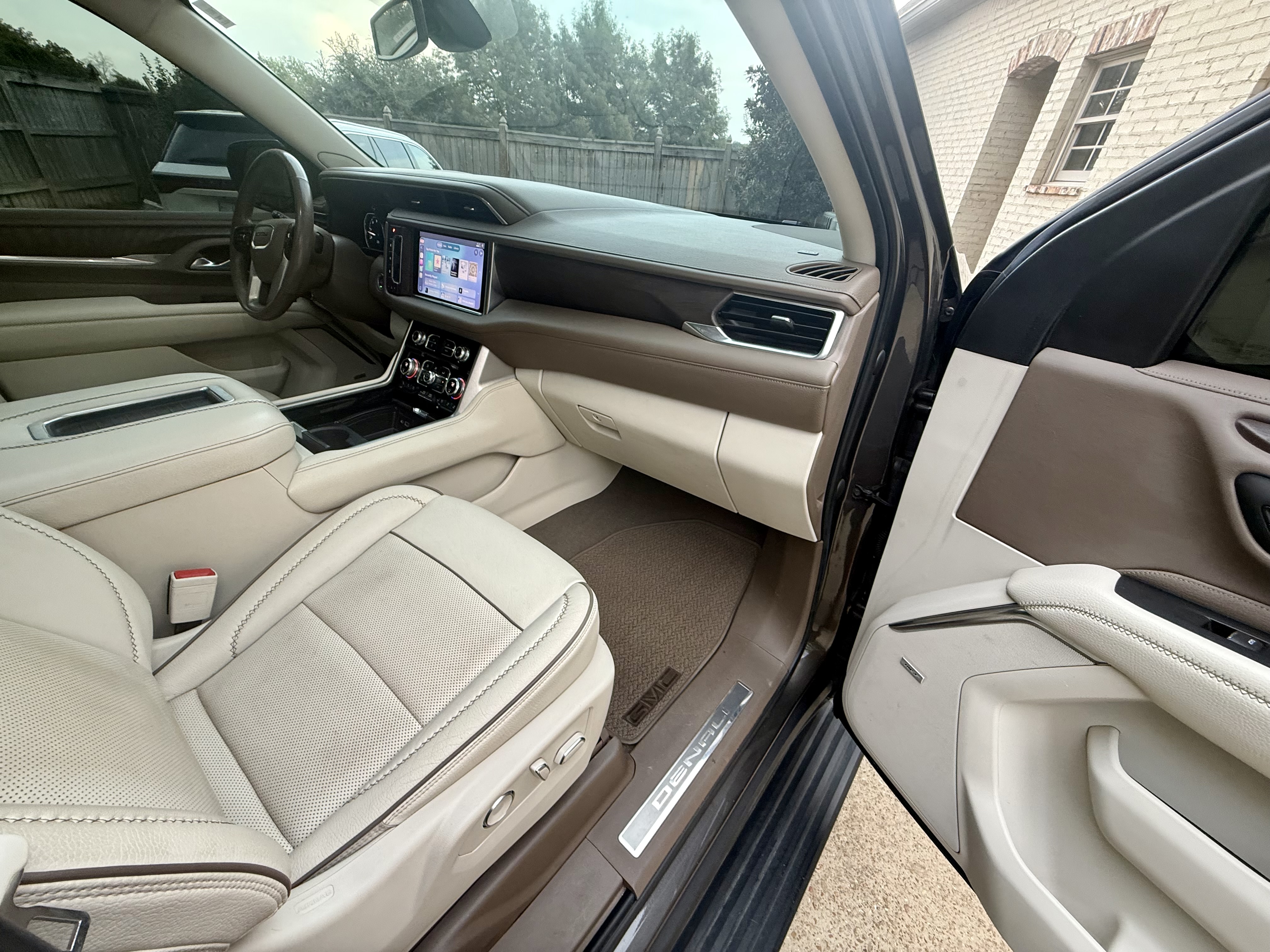 Used 2021 GMC Yukon Denali AWD/4WD image 14
