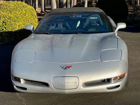 Used 2000 Chevrolet Corvette Convertible w/ Performance Handling Pkg image 1