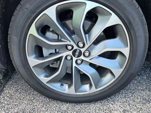 Used 2022 Lincoln Nautilus Reserve w/ Equipment Group 201A image 11