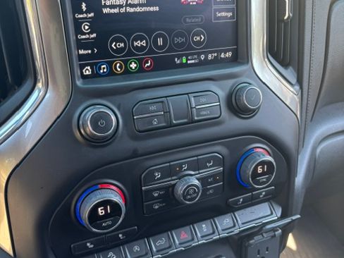 Used 2022 Chevrolet Silverado 1500 RST AWD/4WD image 4