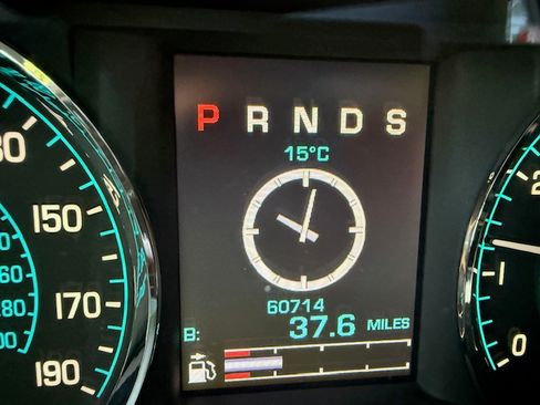 Used 2015 Jaguar XF Premium image 12