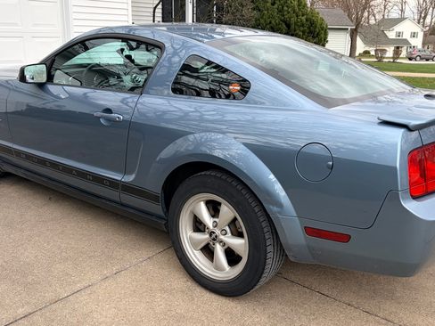 Used 2008 Ford Mustang Premium image 5