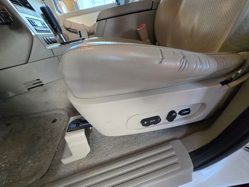 Used 2008 Mercury Mountaineer Premier image 12