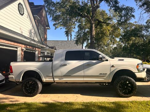 Used 2019 RAM 2500 Limited image 1