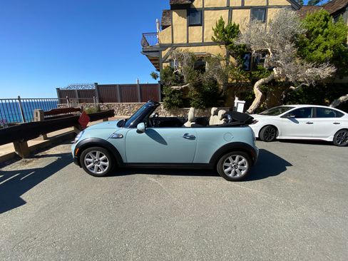 Used 2014 MINI Cooper S image 1