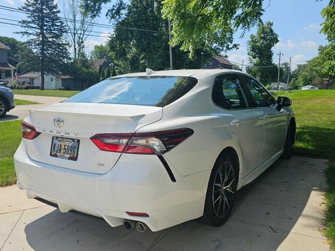 Used 2021 Toyota Camry SE FWD image 8