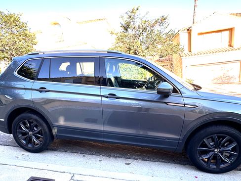Used 2022 Volkswagen Tiguan SE image 4