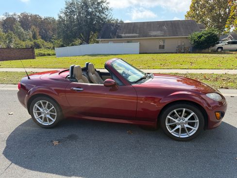 Used 2011 MAZDA MX-5 Miata Grand Touring image 5