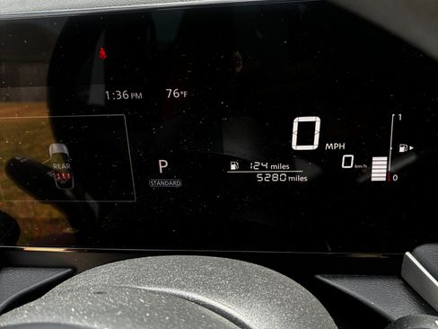 Used 2025 Nissan Kicks S image 5