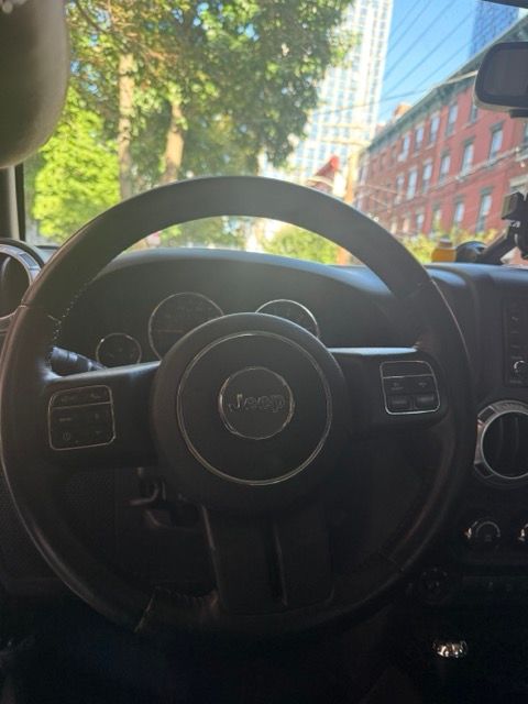 Used 2015 Jeep Wrangler Sahara w/ Connectivity Group AWD/4WD image 5
