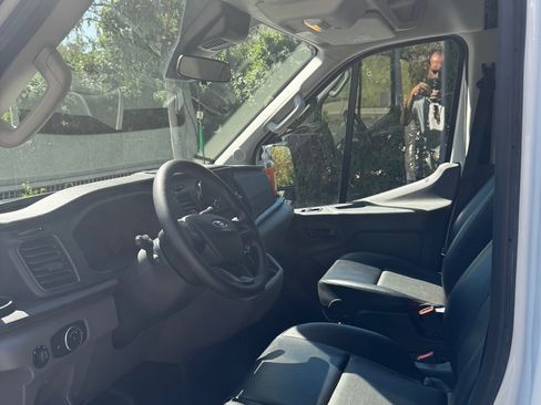 Used 2020 Ford Transit 250 Medium Roof RWD image 8