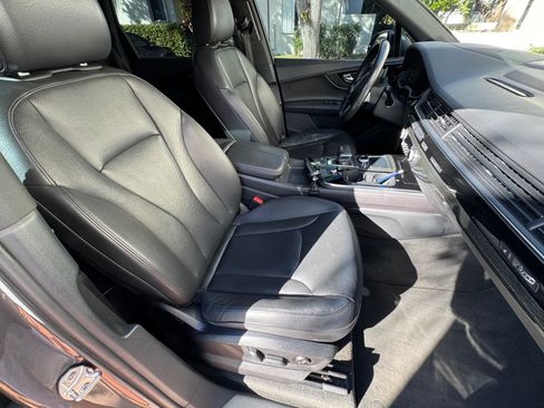 Used 2018 Audi Q7 3.0T Prestige w/ Prestige Package AWD/4WD image 9