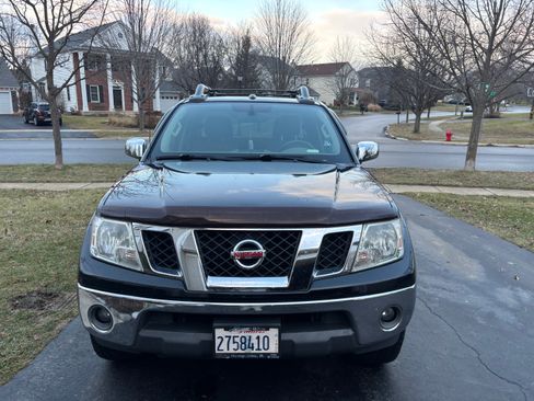 Used 2012 Nissan Frontier SL w/ Moonroof Pkg image 2