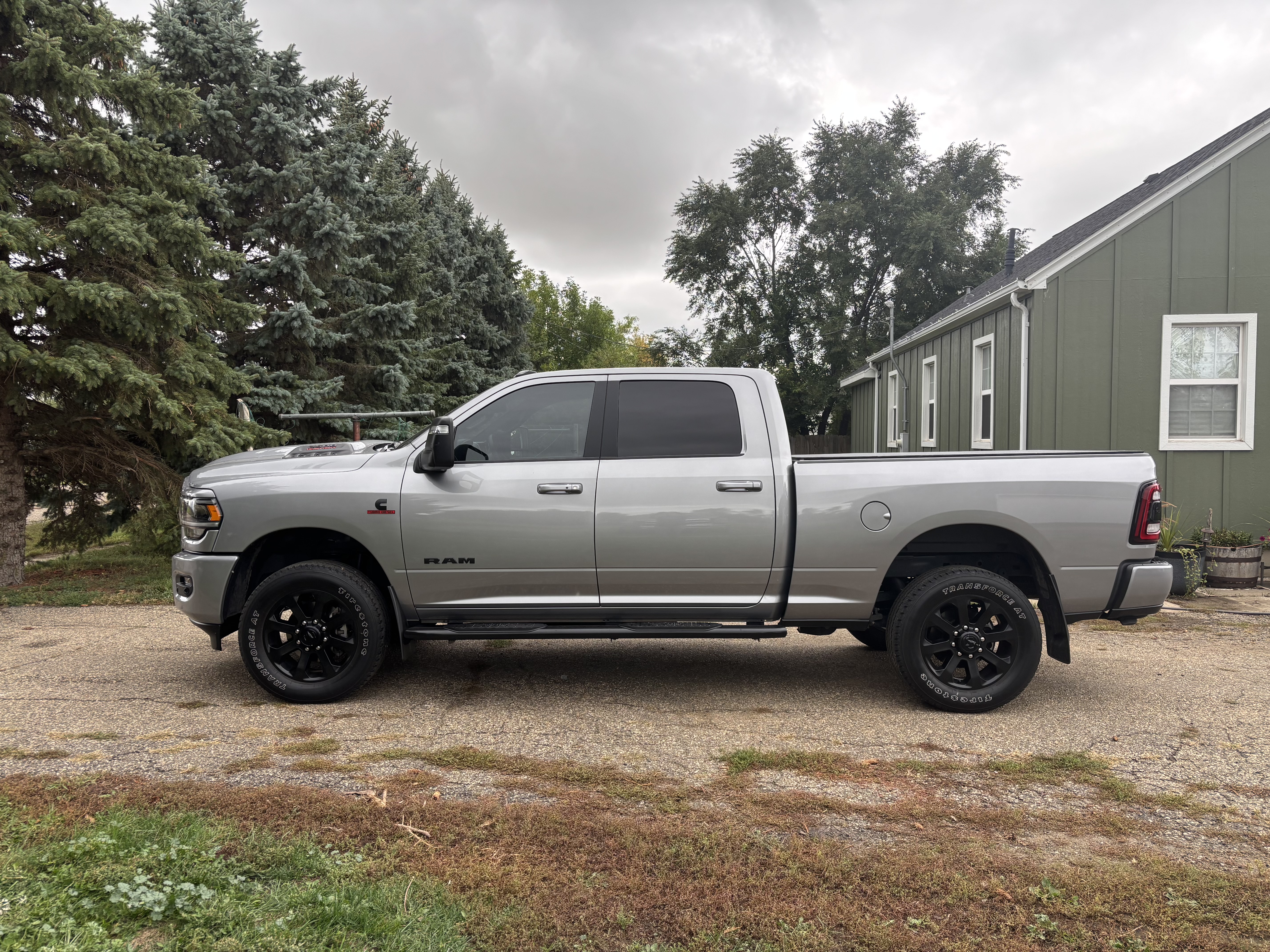 Used 2024 RAM 2500 Laramie w/ Night Edition AWD/4WD image 1