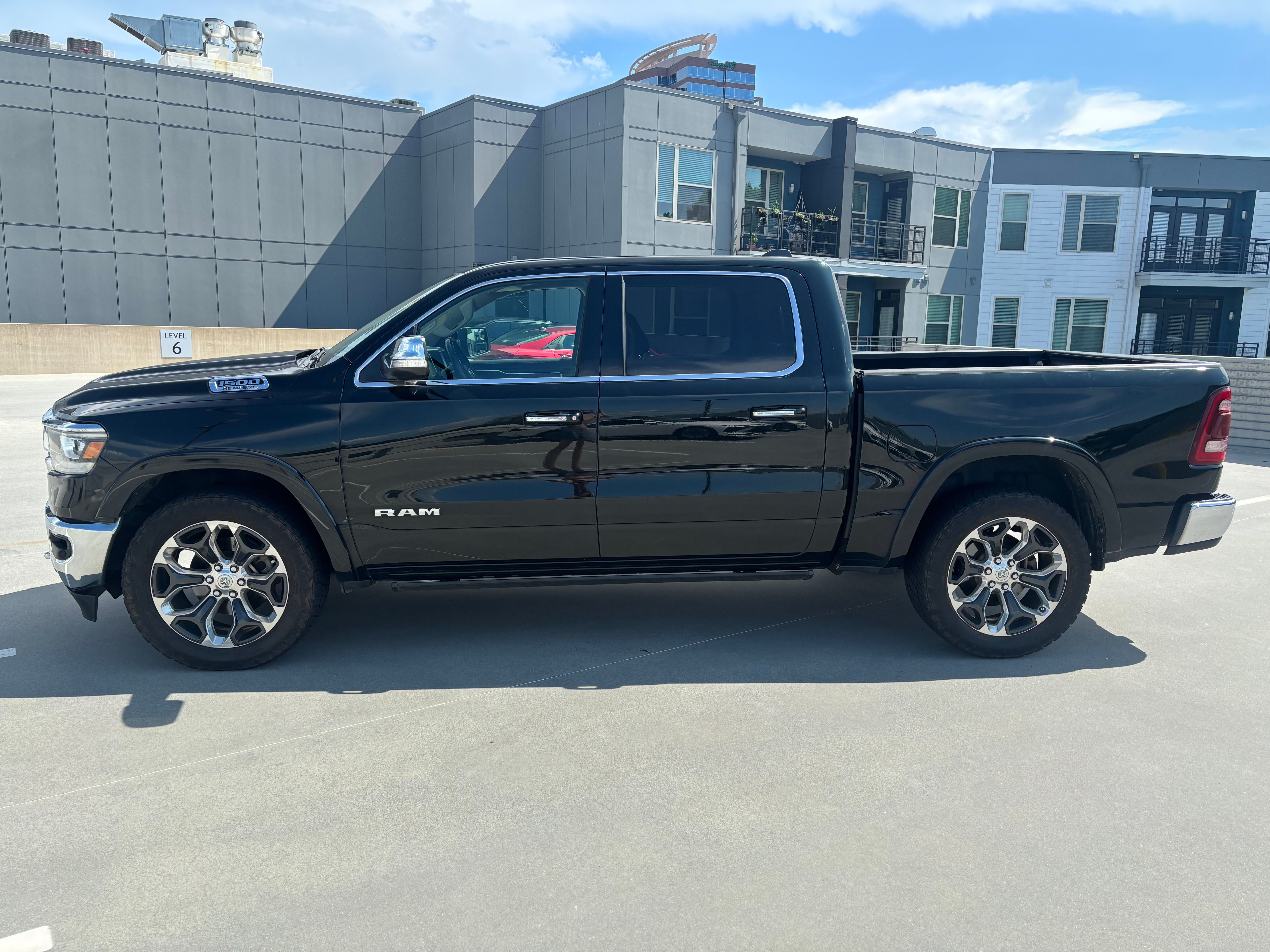 Used 2019 RAM 1500 Laramie AWD/4WD image 4