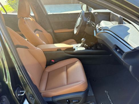 Used 2021 Lexus UX 250h w/ Accessory Package (Z1) image 11