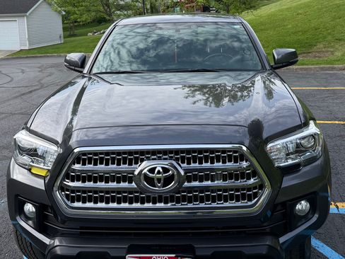 Used 2016 Toyota Tacoma TRD Off-Road w/ Towing Package AWD/4WD image 1