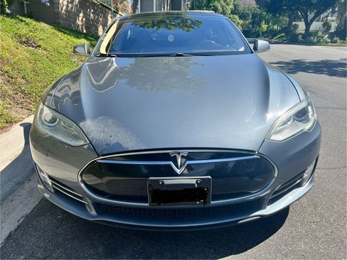 Used 2014 Tesla Model S P85 image 10